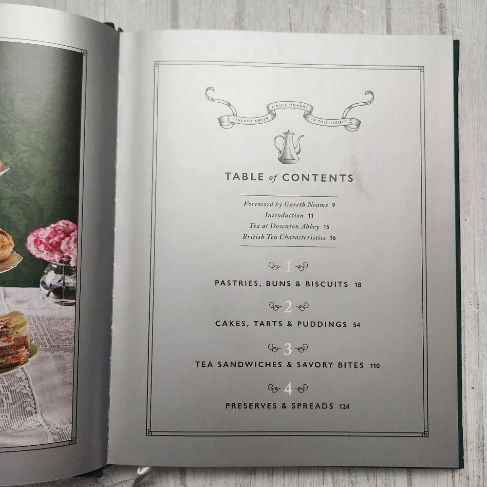 The Official Downton Abbey Afternoon Tea Cookbook 2020